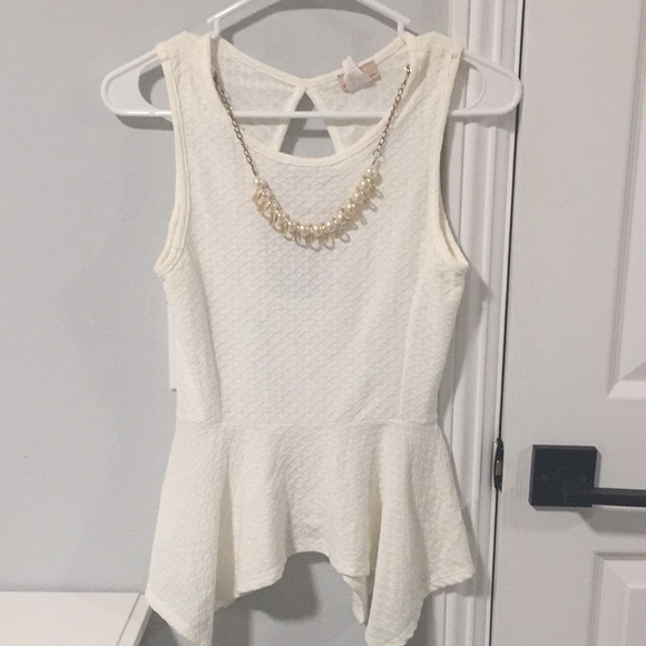 Fashion Magazine Other - Elegant white blouse